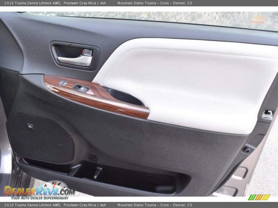 2019 Toyota Sienna Limited AWD Predawn Gray Mica / Ash Photo #26