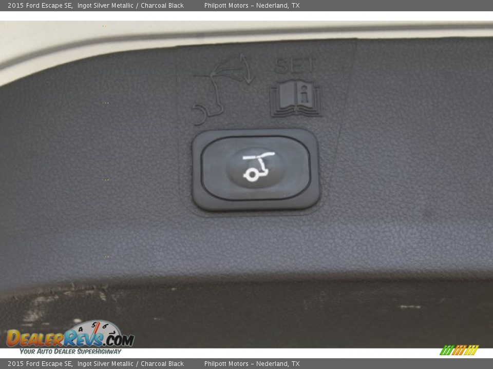 2015 Ford Escape SE Ingot Silver Metallic / Charcoal Black Photo #29