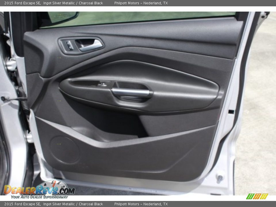 2015 Ford Escape SE Ingot Silver Metallic / Charcoal Black Photo #32