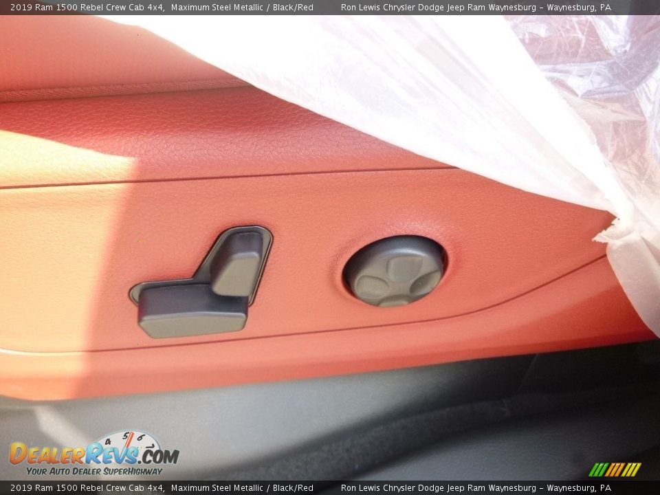 2019 Ram 1500 Rebel Crew Cab 4x4 Maximum Steel Metallic / Black/Red Photo #15