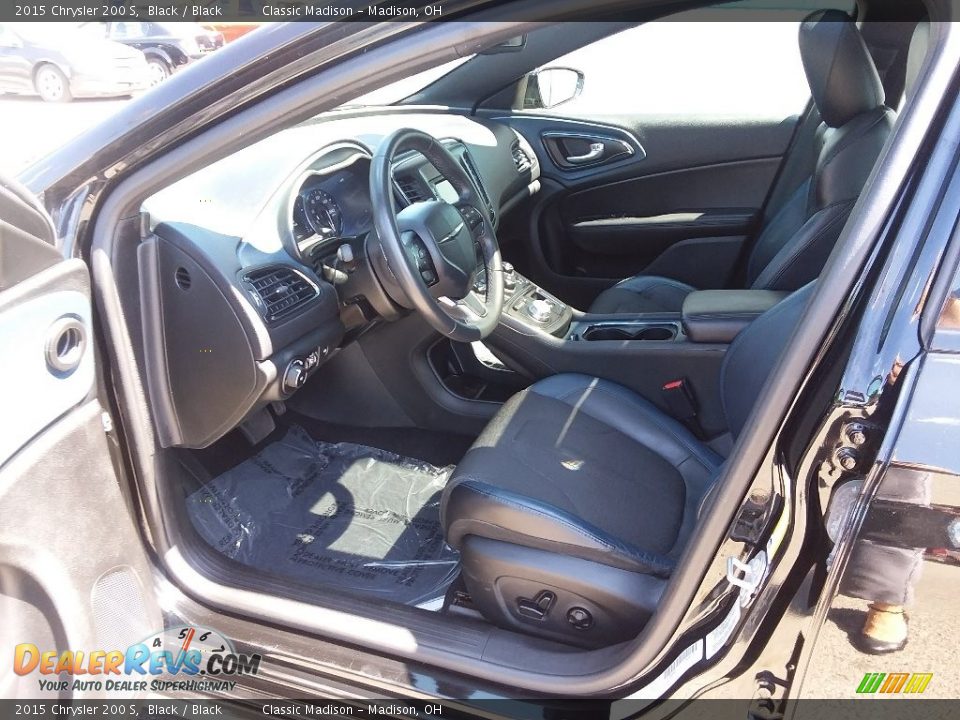 2015 Chrysler 200 S Black / Black Photo #5