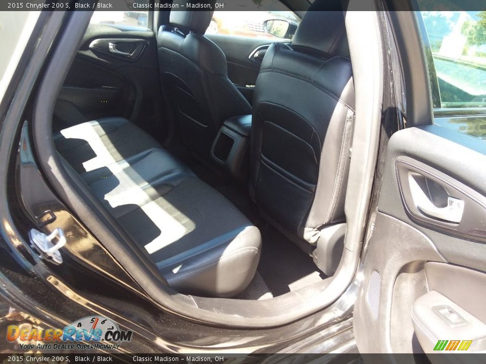 2015 Chrysler 200 S Black / Black Photo #10