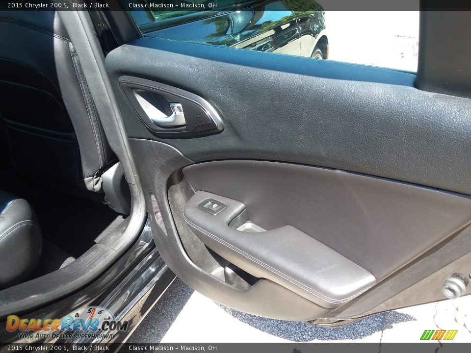 2015 Chrysler 200 S Black / Black Photo #11