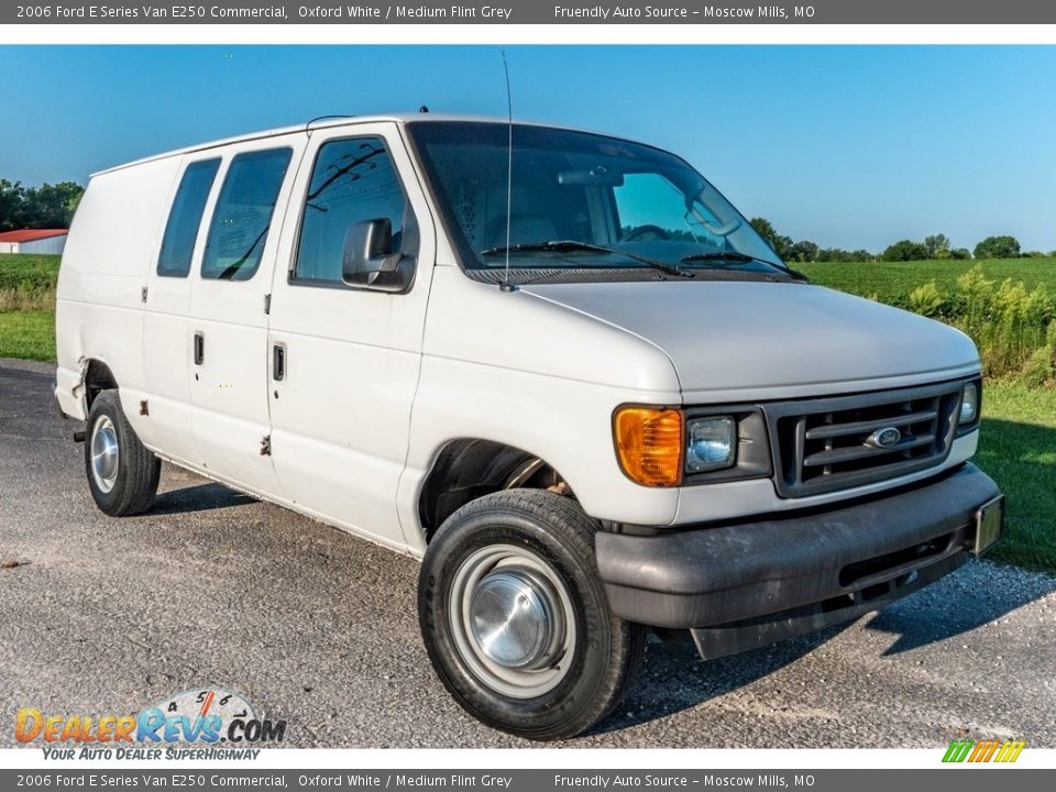 2006 Ford E Series Van E250 Commercial Oxford White / Medium Flint Grey Photo #1