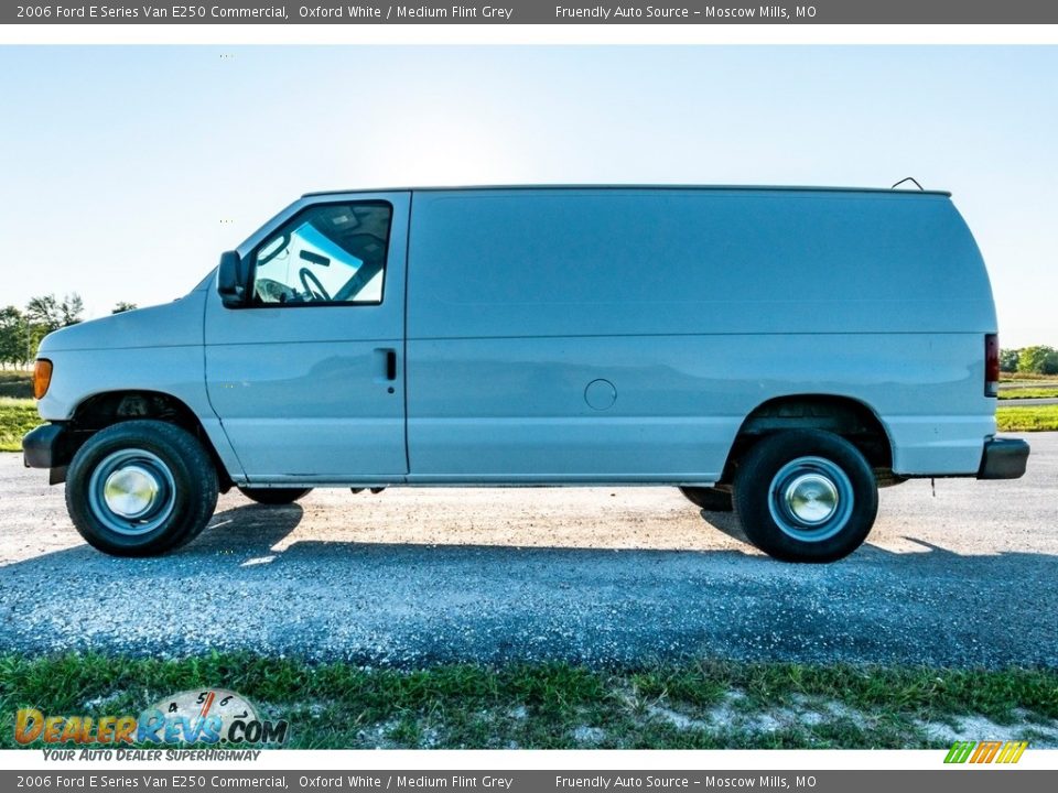 2006 Ford E Series Van E250 Commercial Oxford White / Medium Flint Grey Photo #6
