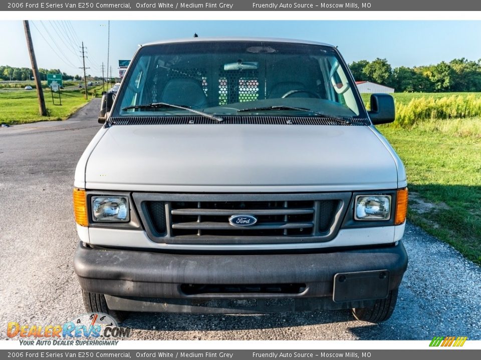 2006 Ford E Series Van E250 Commercial Oxford White / Medium Flint Grey Photo #8