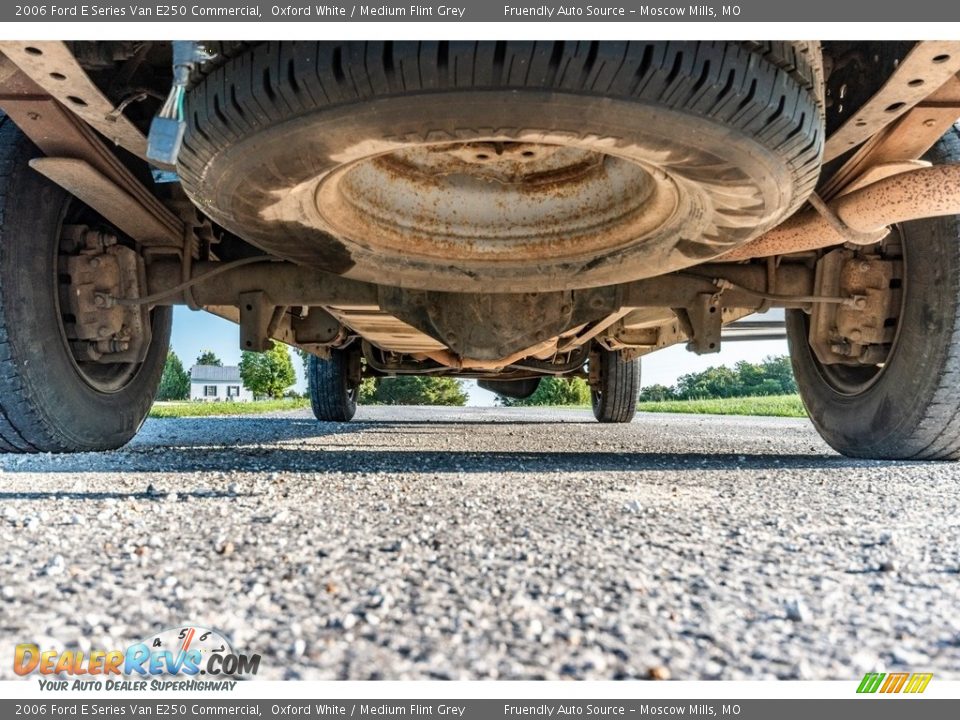2006 Ford E Series Van E250 Commercial Oxford White / Medium Flint Grey Photo #12