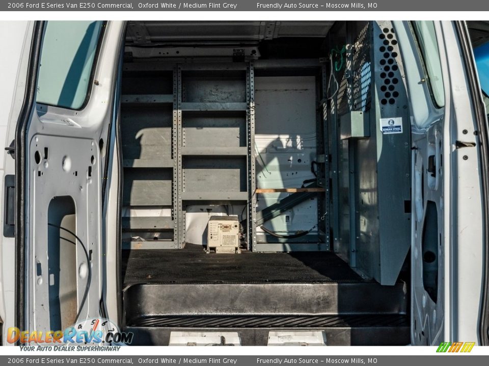 2006 Ford E Series Van E250 Commercial Oxford White / Medium Flint Grey Photo #16