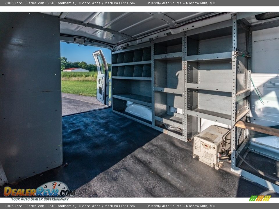 2006 Ford E Series Van E250 Commercial Oxford White / Medium Flint Grey Photo #17