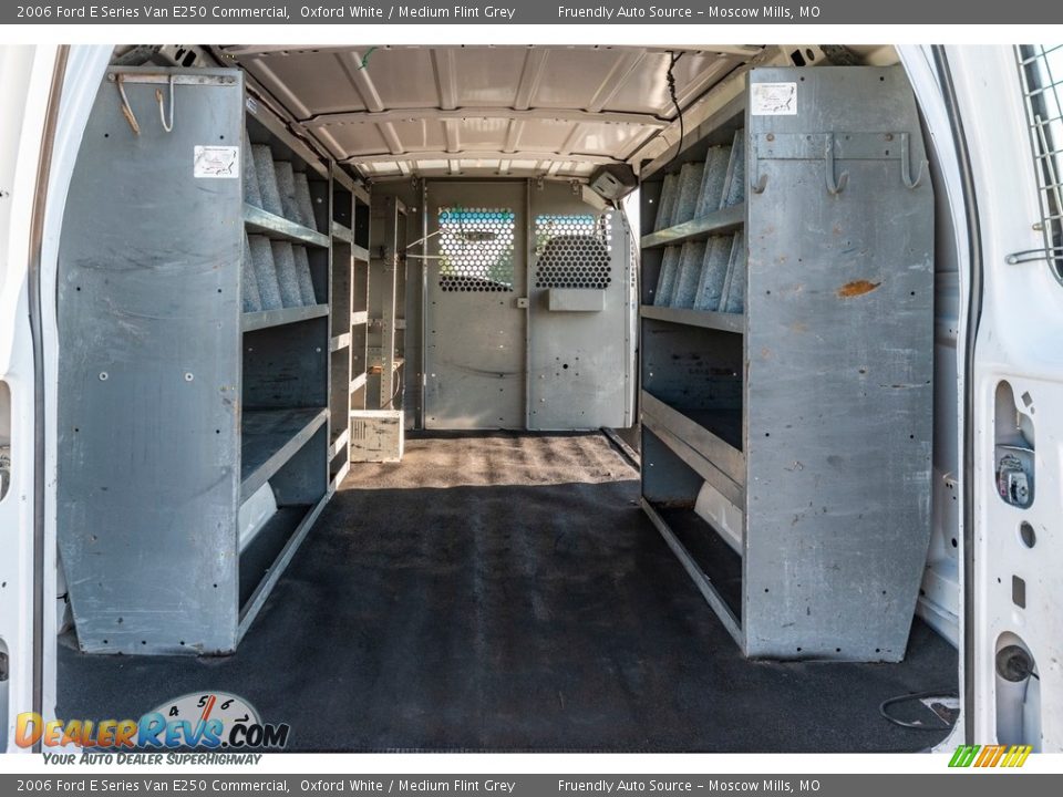 2006 Ford E Series Van E250 Commercial Oxford White / Medium Flint Grey Photo #19