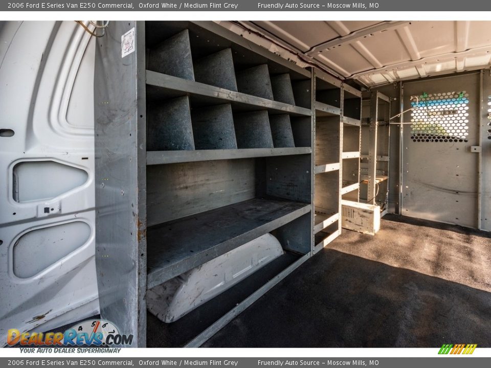 2006 Ford E Series Van E250 Commercial Oxford White / Medium Flint Grey Photo #20