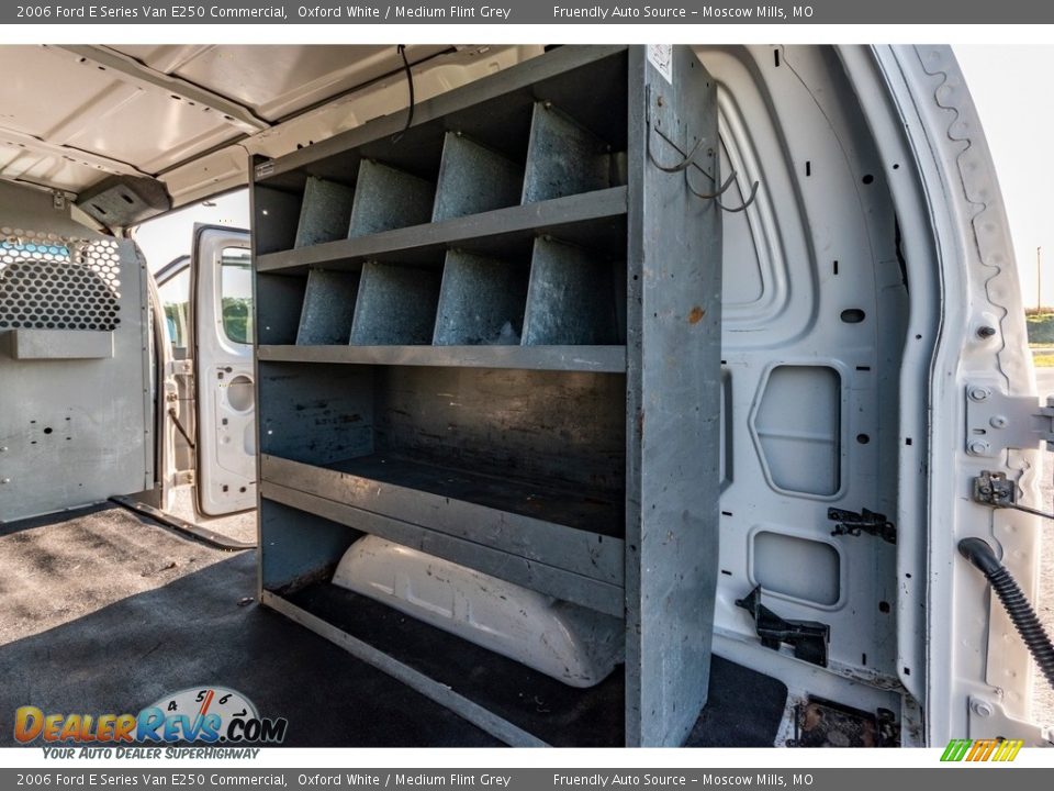 2006 Ford E Series Van E250 Commercial Oxford White / Medium Flint Grey Photo #21
