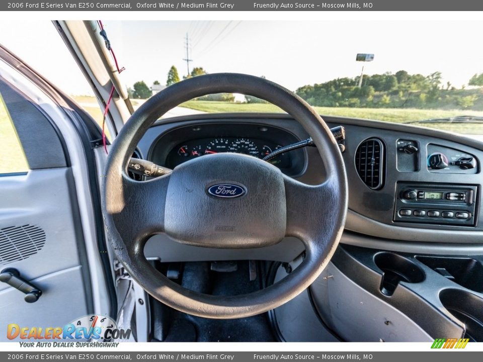2006 Ford E Series Van E250 Commercial Oxford White / Medium Flint Grey Photo #34