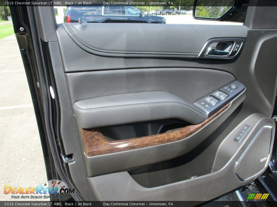 Door Panel of 2019 Chevrolet Suburban LT 4WD Photo #10