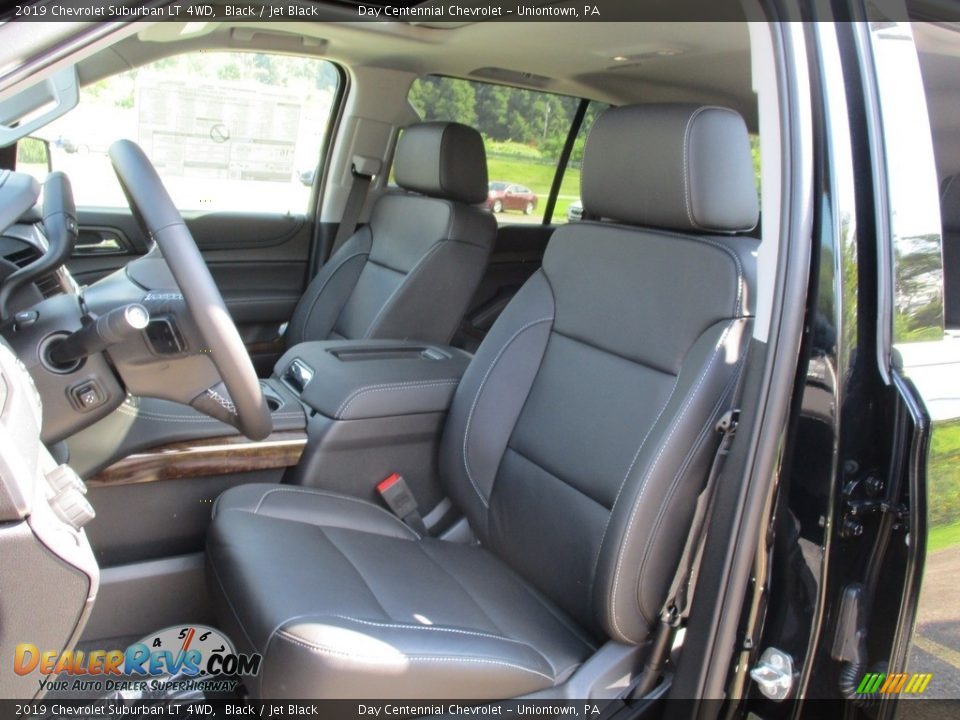 Front Seat of 2019 Chevrolet Suburban LT 4WD Photo #12