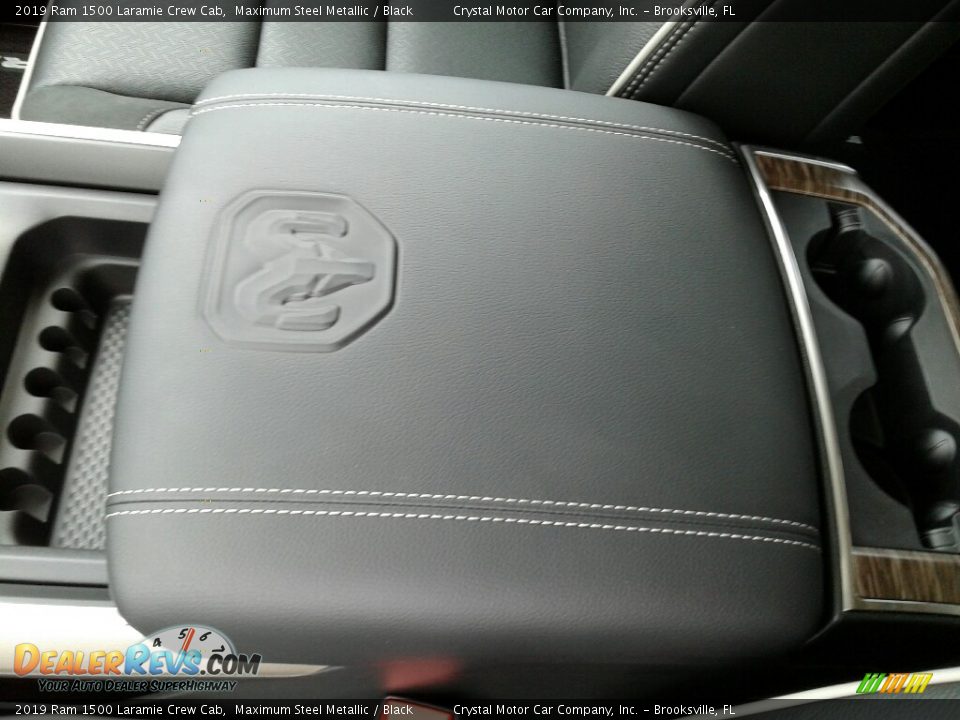 2019 Ram 1500 Laramie Crew Cab Maximum Steel Metallic / Black Photo #17