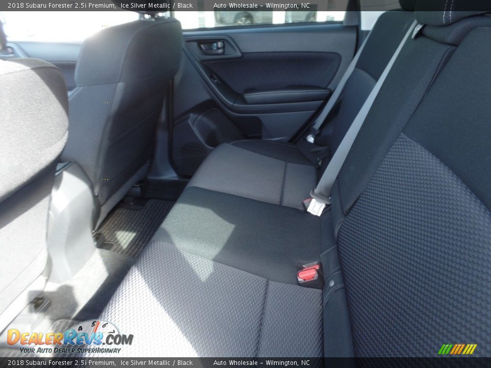 2018 Subaru Forester 2.5i Premium Ice Silver Metallic / Black Photo #12