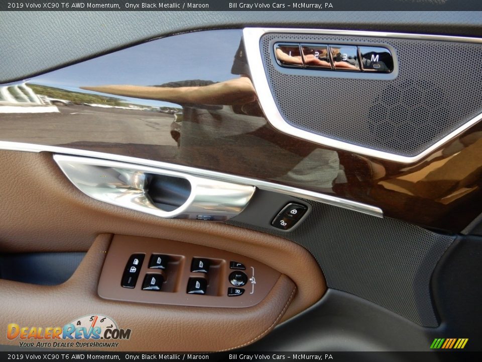 2019 Volvo XC90 T6 AWD Momentum Onyx Black Metallic / Maroon Photo #10