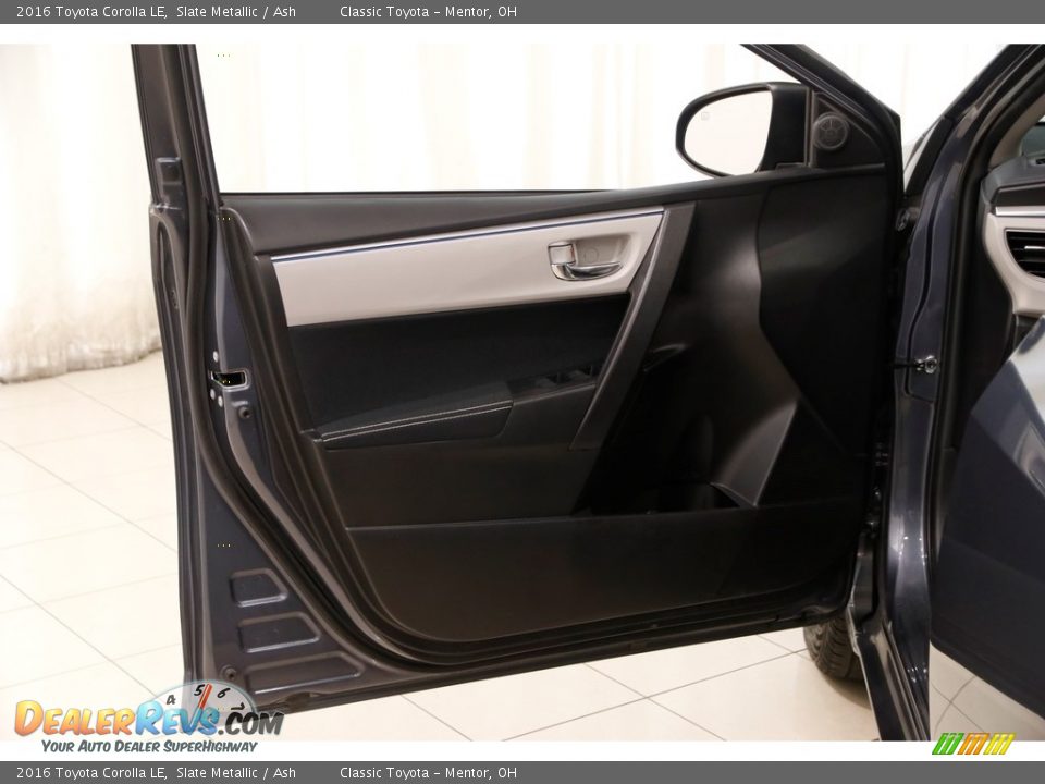 2016 Toyota Corolla LE Slate Metallic / Ash Photo #4