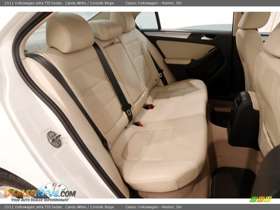2011 Volkswagen Jetta TDI Sedan Candy White / Cornsilk Beige Photo #16