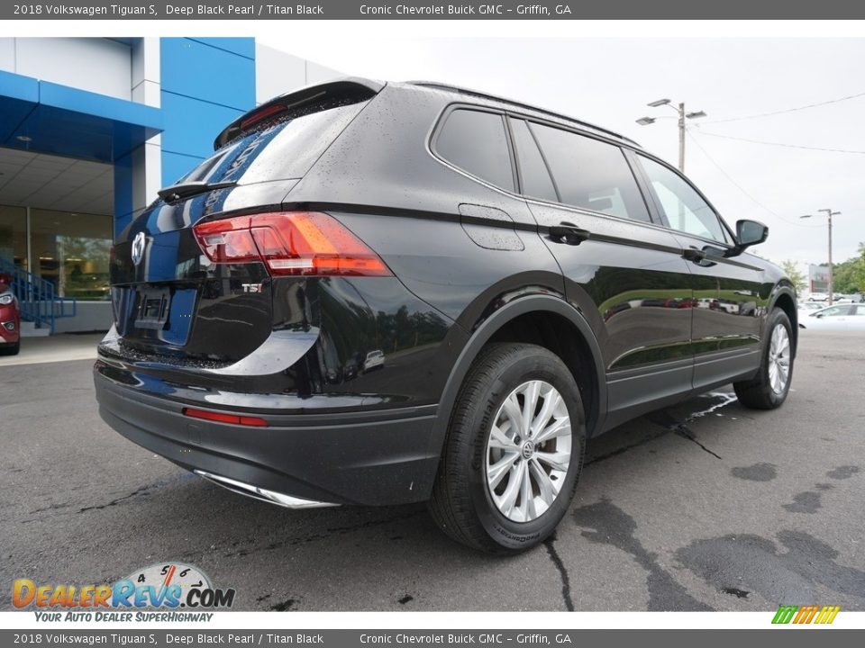2018 Volkswagen Tiguan S Deep Black Pearl / Titan Black Photo #11