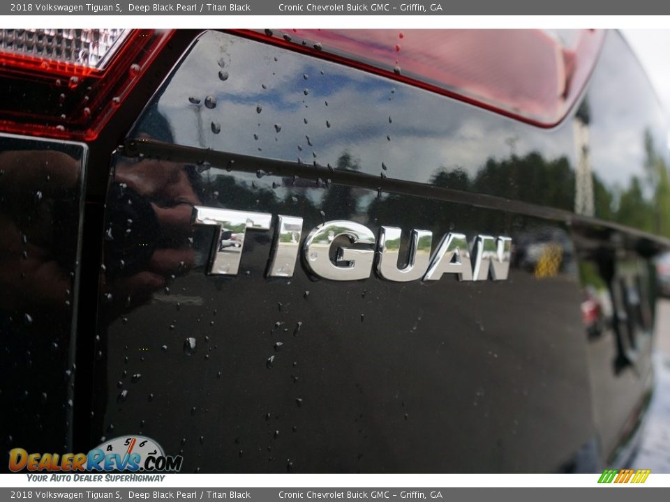 2018 Volkswagen Tiguan S Deep Black Pearl / Titan Black Photo #17