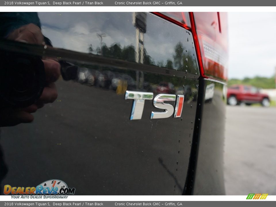 2018 Volkswagen Tiguan S Deep Black Pearl / Titan Black Photo #18