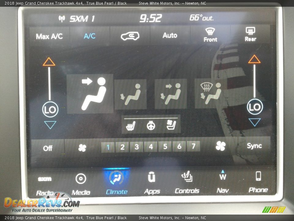 Controls of 2018 Jeep Grand Cherokee Trackhawk 4x4 Photo #27