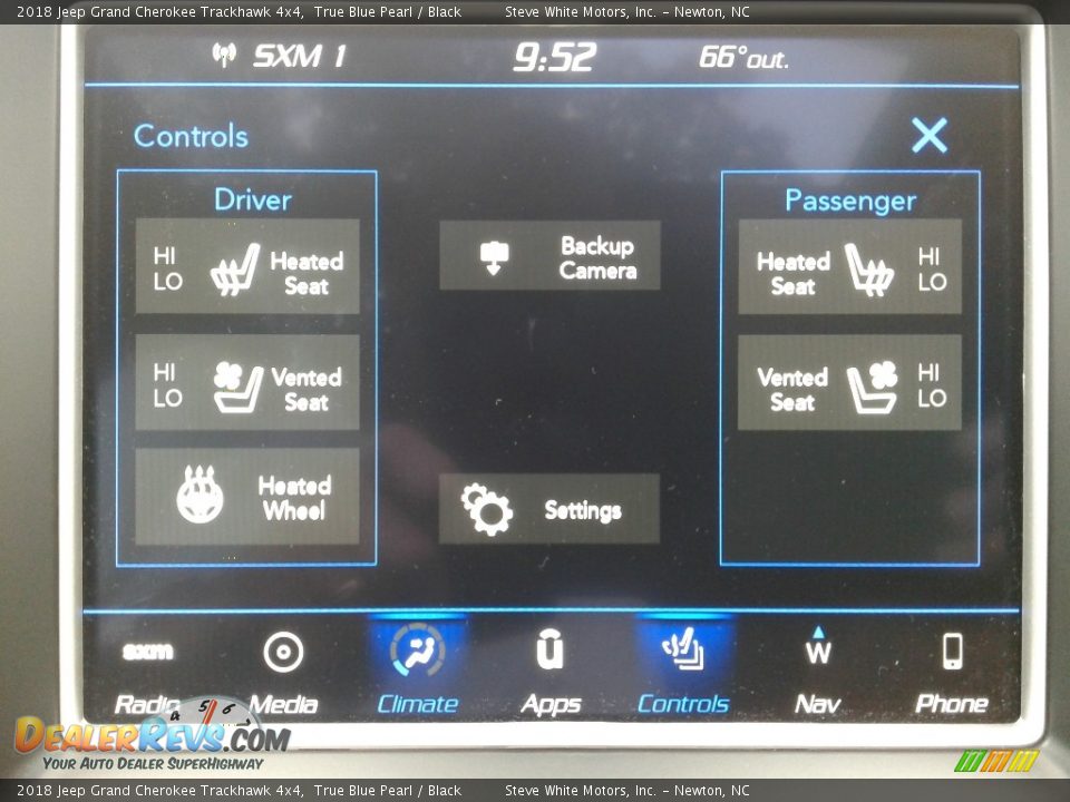 Controls of 2018 Jeep Grand Cherokee Trackhawk 4x4 Photo #28