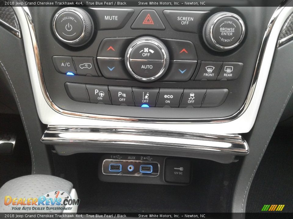 Controls of 2018 Jeep Grand Cherokee Trackhawk 4x4 Photo #33