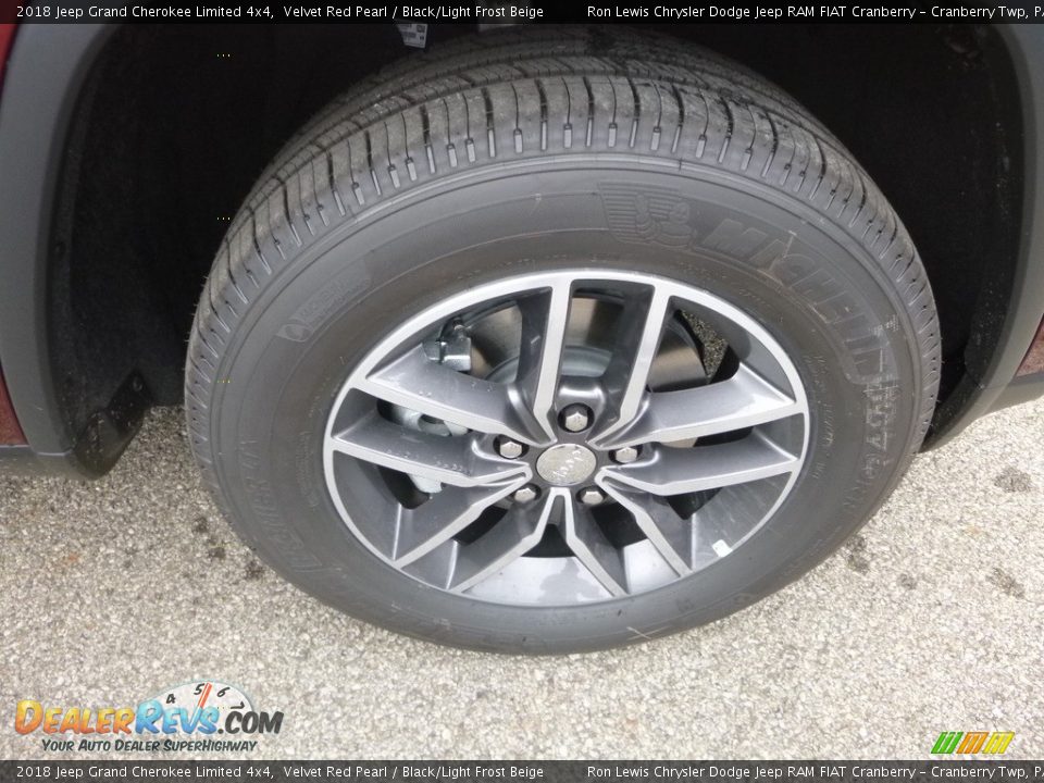 2018 Jeep Grand Cherokee Limited 4x4 Velvet Red Pearl / Black/Light Frost Beige Photo #9