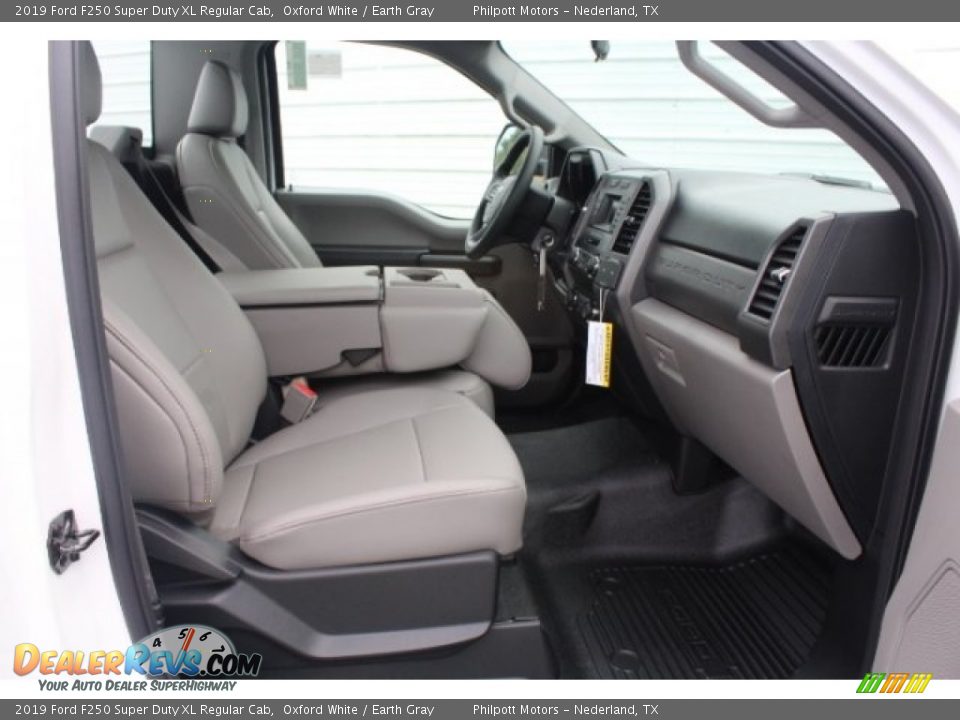 Front Seat of 2019 Ford F250 Super Duty XL Regular Cab Photo #24