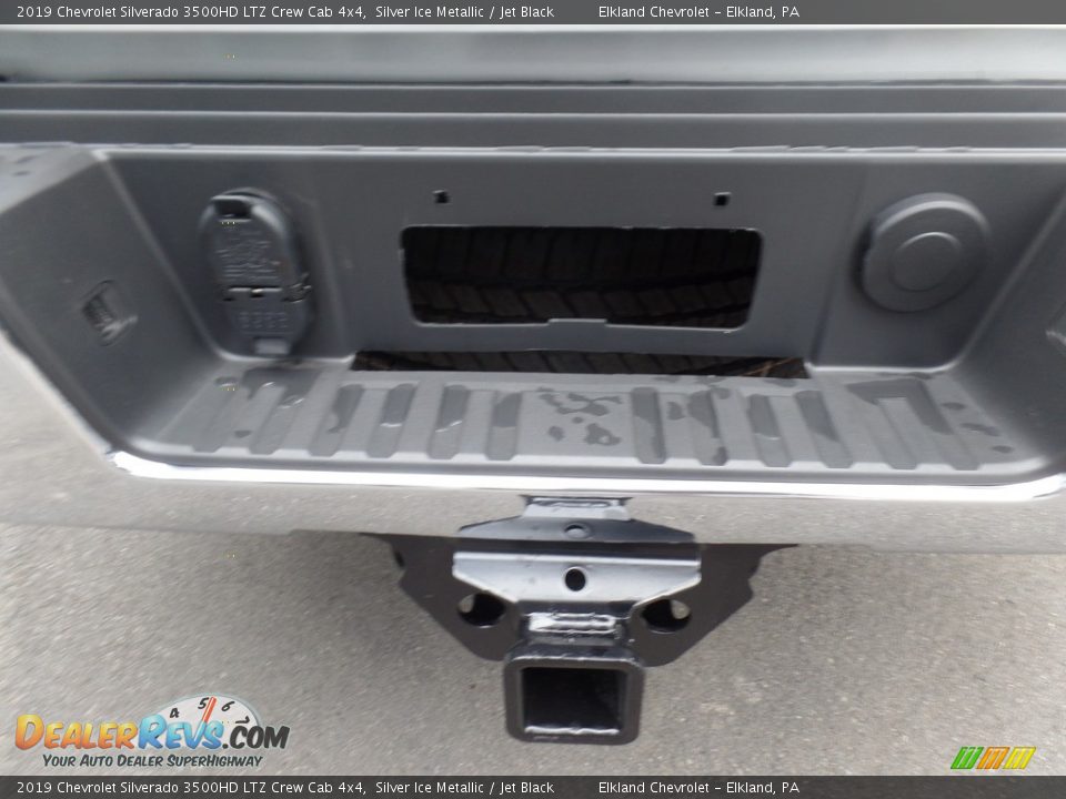 2019 Chevrolet Silverado 3500HD LTZ Crew Cab 4x4 Silver Ice Metallic / Jet Black Photo #17