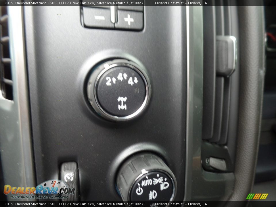 2019 Chevrolet Silverado 3500HD LTZ Crew Cab 4x4 Silver Ice Metallic / Jet Black Photo #30
