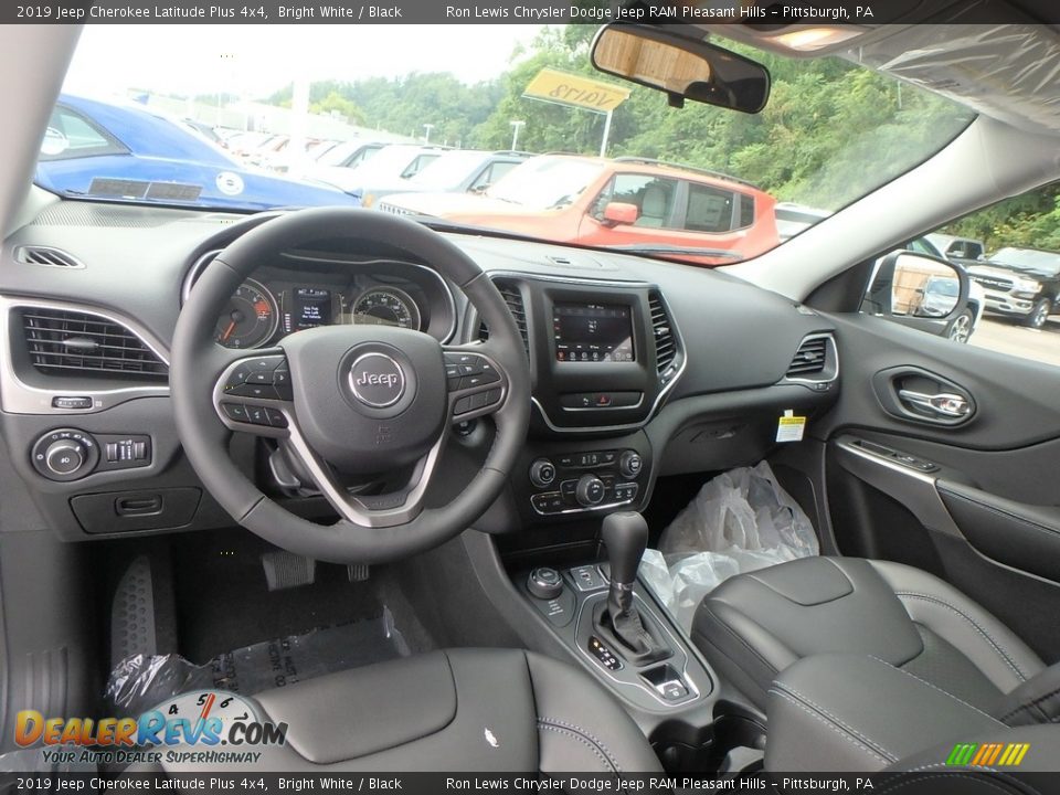 2019 Jeep Cherokee Latitude Plus 4x4 Bright White / Black Photo #12