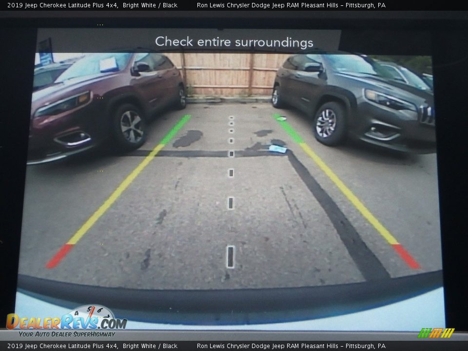 2019 Jeep Cherokee Latitude Plus 4x4 Bright White / Black Photo #17
