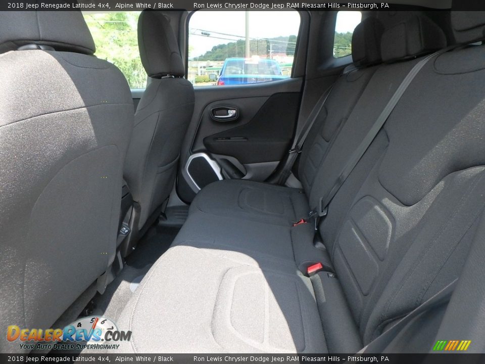 2018 Jeep Renegade Latitude 4x4 Alpine White / Black Photo #11