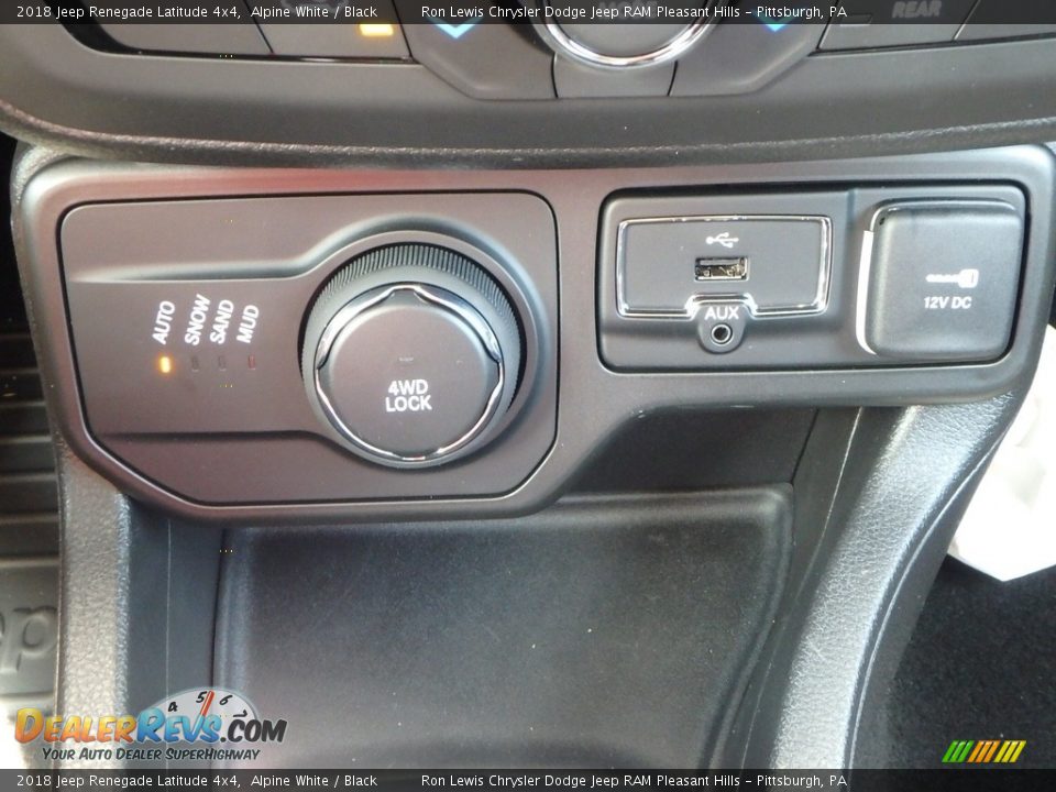 2018 Jeep Renegade Latitude 4x4 Alpine White / Black Photo #17
