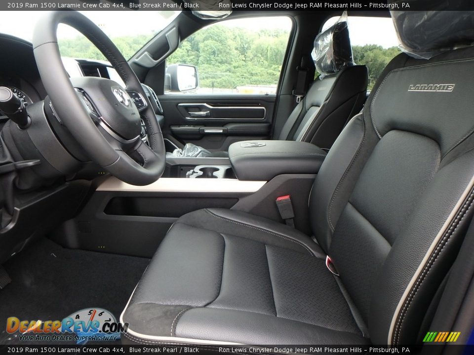 Front Seat of 2019 Ram 1500 Laramie Crew Cab 4x4 Photo #10