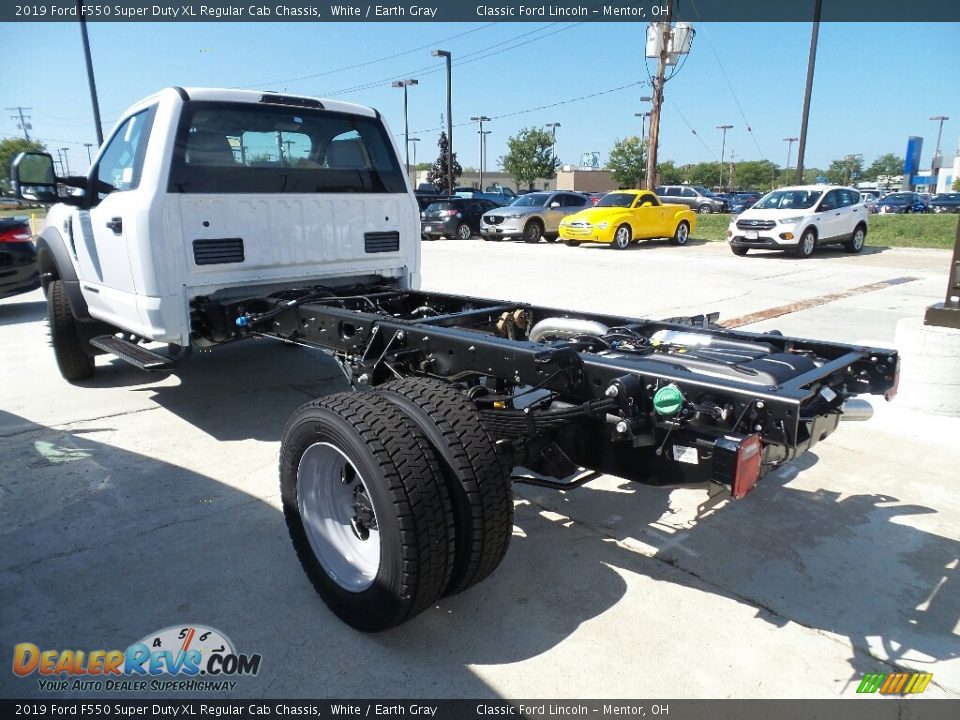 2019 Ford F550 Super Duty XL Regular Cab Chassis White / Earth Gray Photo #3