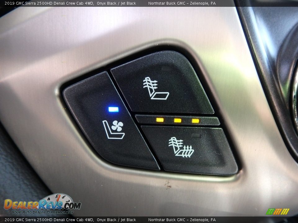 Controls of 2019 GMC Sierra 2500HD Denali Crew Cab 4WD Photo #18