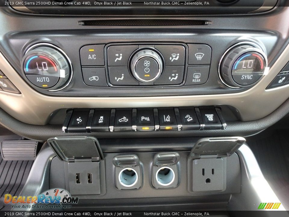 Controls of 2019 GMC Sierra 2500HD Denali Crew Cab 4WD Photo #19