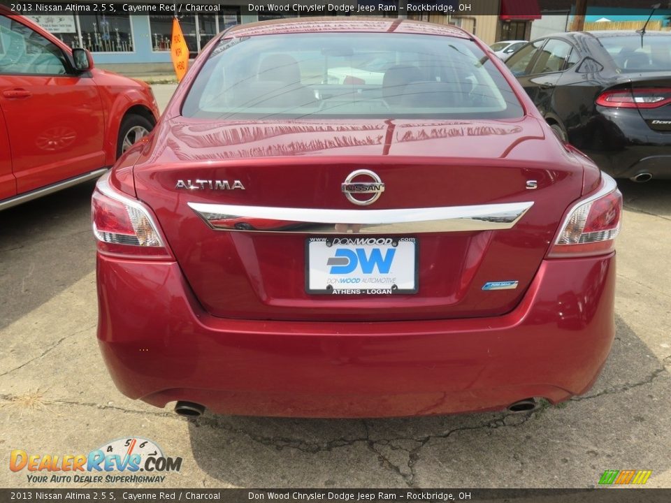 2013 Nissan Altima 2.5 S Cayenne Red / Charcoal Photo #6