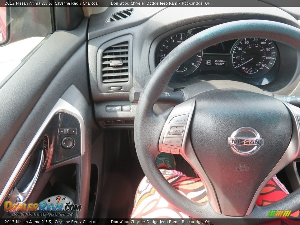 2013 Nissan Altima 2.5 S Cayenne Red / Charcoal Photo #10