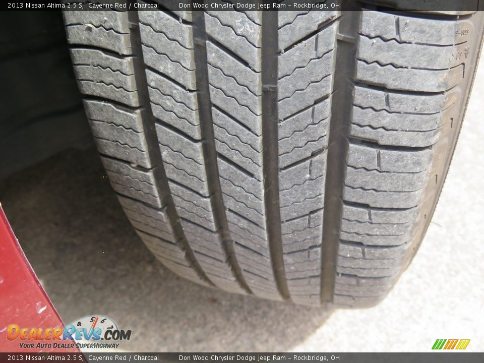 2013 Nissan Altima 2.5 S Cayenne Red / Charcoal Photo #18