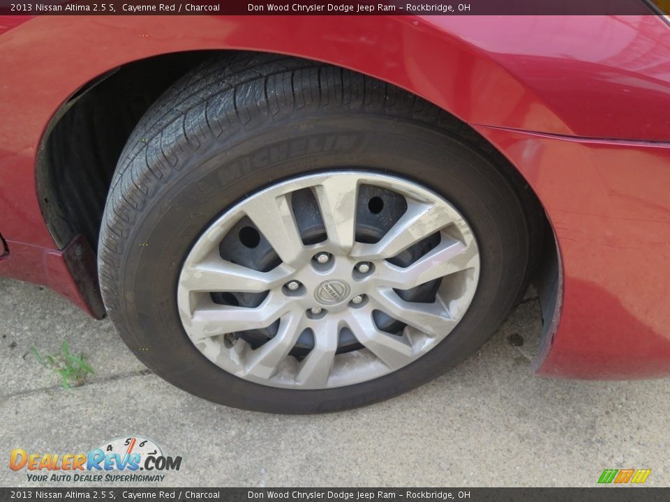 2013 Nissan Altima 2.5 S Cayenne Red / Charcoal Photo #21