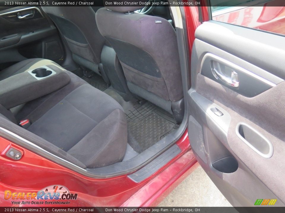 2013 Nissan Altima 2.5 S Cayenne Red / Charcoal Photo #27