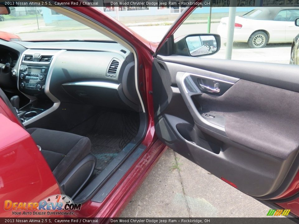 2013 Nissan Altima 2.5 S Cayenne Red / Charcoal Photo #28