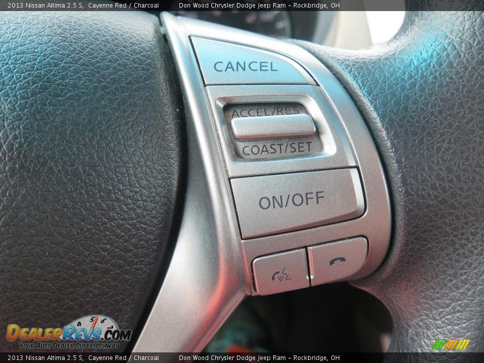 2013 Nissan Altima 2.5 S Cayenne Red / Charcoal Photo #31