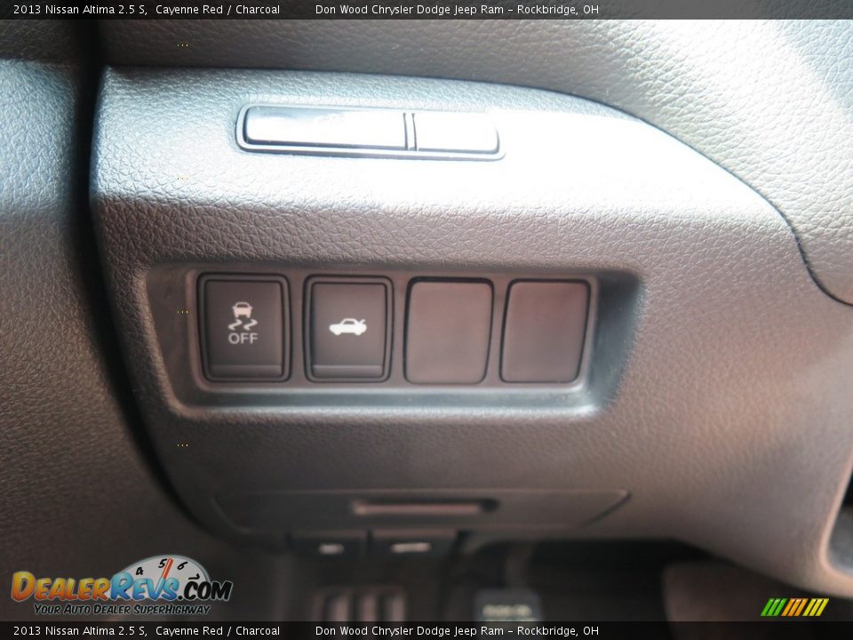 2013 Nissan Altima 2.5 S Cayenne Red / Charcoal Photo #33